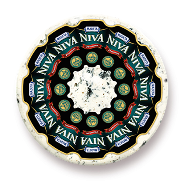 Сир з синьою плісінню "Niva" Premium, чеського виробника "Madeta", круг 1,2кг